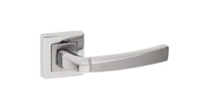 BADE PİRAMİT KARE ROZETLİ NİKEL KAPI KOLU